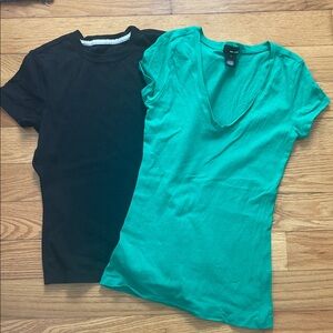 G.H. Bass & Co. Black and Teal Short Sleeve Tees